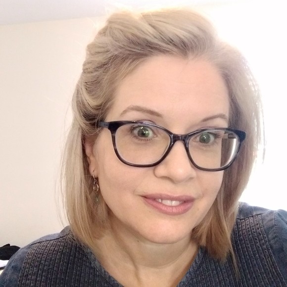 Meet your Posher, Esther - Picture 1 of 1